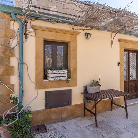 Casamari Nel Centro Di Marzamemi