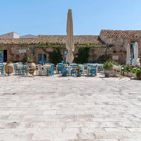 Casamari Nel Centro Di Marzamemi
